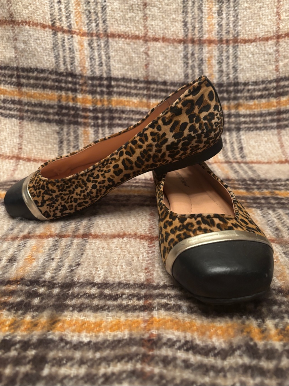 comfortview Leopard Print Flats with Black Cap Toe and silver trim